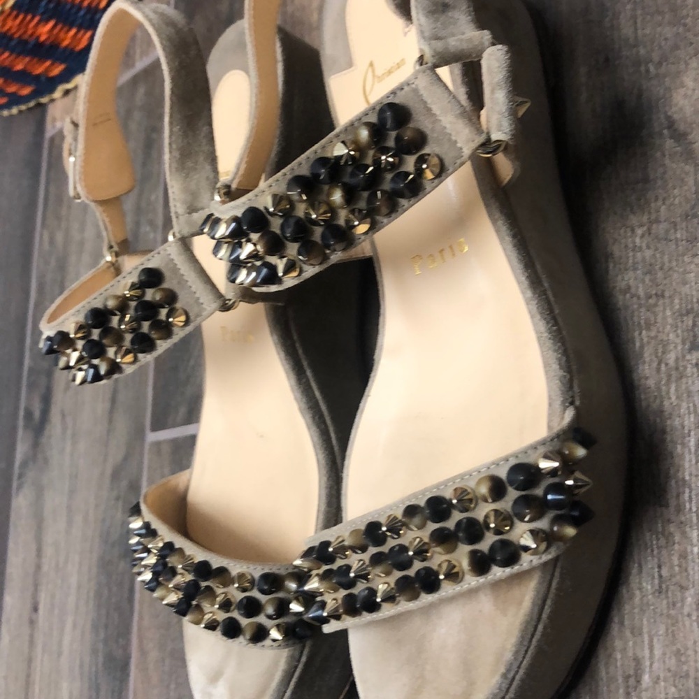 🔥🔥Louboutin suede sandals!🔥🔥 - Picture 4 of 8